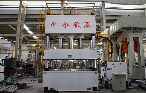 1000噸三梁四柱液壓機(jī)（特點、參數(shù)、應(yīng)用）