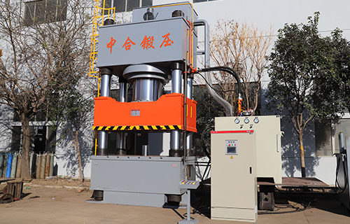如何選擇適合的滕州2000噸四柱液壓機(jī)？